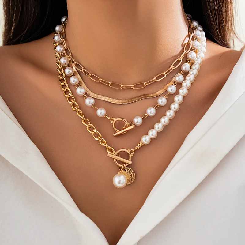 Layered Pearl and Thick Chain Choker Necklace