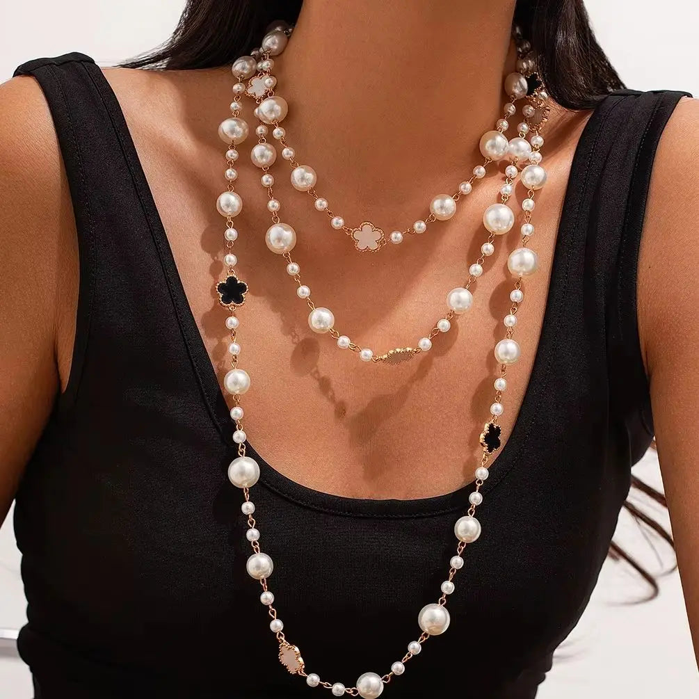 Floral Pendant Pearl Choker Necklace